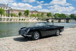 Image 5/33 of Aston Martin DB 5 Volante (1964)