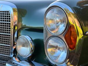 Bild 12/37 von Mercedes-Benz 280 SE 3,5 (1972)