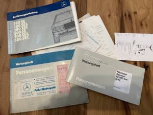 Image 8/30 of Mercedes-Benz 380 SEC (1985)