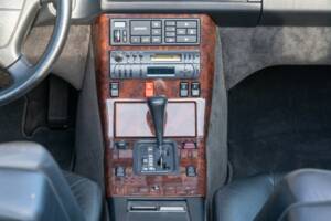 Image 33/50 of Mercedes-Benz 500 SL (1991)