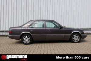 Image 4/15 of Mercedes-Benz 300 D (1990)