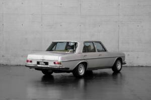 Immagine 9/50 di Mercedes-Benz 300 SEL 6.3 (1968)