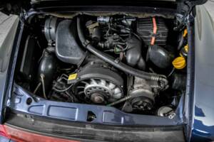 Bild 42/50 von Porsche 911 Carrera 2 (1991)