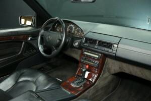 Bild 17/30 von Mercedes-Benz SL 500 (1998)