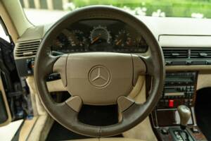 Image 43/50 de Mercedes-Benz SL 500 (1998)