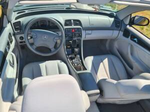 Bild 7/17 von Mercedes-Benz CLK 200 Kompressor (2000)