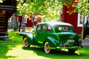 Image 2/50 of Pontiac Quality Six Touring Sedan (1939)