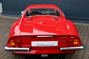Image 17/24 de Ferrari Dino 246 GT (1973)