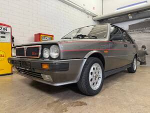 Imagen 2/20 de Lancia Delta HF Integrale (1989)