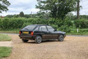 Image 25/35 of Lancia Delta HF Integrale (1991)