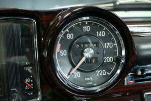 Imagen 17/50 de Mercedes-Benz 250 SE (1966)