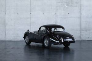 Image 2/47 de Jaguar XK 120 FHC (1954)