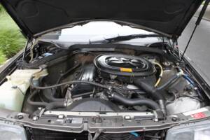 Image 7/27 of Mercedes-Benz 190 E (1987)