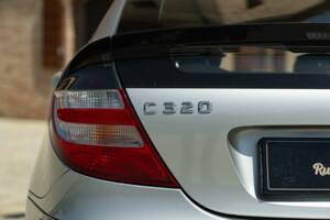 Image 11/50 of Mercedes-Benz C 320 Sportcoupé (2003)
