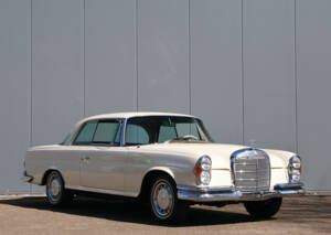 Image 8/45 of Mercedes-Benz 280 SE (1968)
