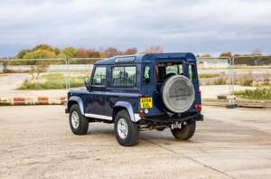 Image 13/41 of Land Rover Defender 90 (2004)