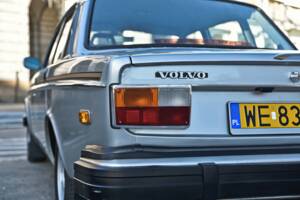 Image 10/38 de Volvo 244 DLS (1977)