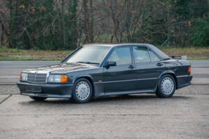 Bild 3/32 von Mercedes-Benz 190 E 2.5-16V (1992)