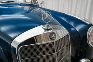 Bild 16/18 von Mercedes-Benz 220 SE (1958)