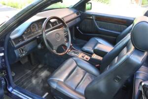 Image 14/21 of Mercedes-Benz E 320 (1995)