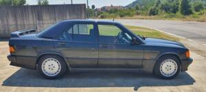 Imagen 4/30 de Mercedes-Benz 190 E 2.5-16 (1989)