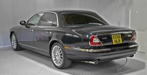 Image 15/50 of Jaguar XJ 8 4.2 (2006)