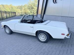 Image 6/50 of Mercedes-Benz 280 SL (1970)