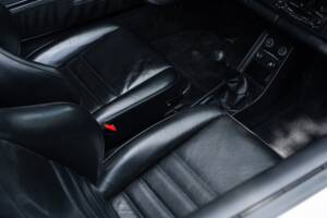 Image 31/68 of Porsche 911 Speedster 3.2 (1989)