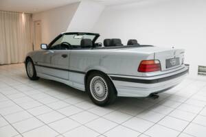 Imagen 3/28 de BMW 325i (1994)
