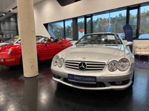 Image 6/29 of Mercedes-Benz SL 55 AMG (2002)