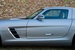 Image 40/50 de Mercedes-Benz SLS AMG (2011)