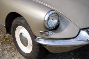 Image 9/28 of Citroën ID 19 (1966)