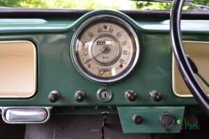 Image 27/50 of Morris Minor 1000 Traveller (1964)