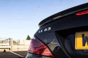 Image 10/33 de Mercedes-Benz SL 63 AMG (2012)