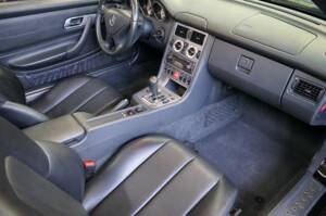 Image 18/33 de Mercedes-Benz SLK 320 (2000)
