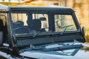 Bild 24/50 von Land Rover Defender 110 (2005)