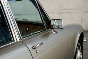 Bild 36/50 von Jaguar XJ 6 L 4.2 (1975)