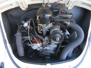 Image 15/19 de Volkswagen Kever 1300 (1970)