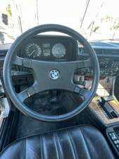 Image 22/36 of BMW 745i (1985)