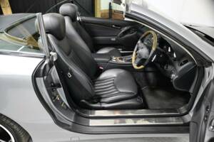 Imagen 37/50 de Mercedes-Benz SL 500 (2008)