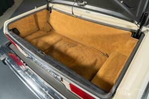 Immagine 27/29 di Mercedes-Benz 380 SL (1983)