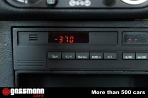 Image 13/15 of BMW 320i (1997)