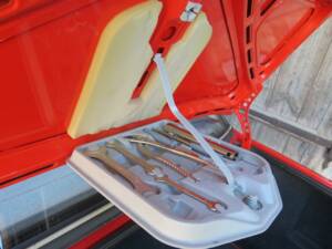 Bild 18/22 von BMW 318i (1984)