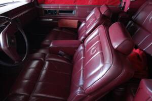 Image 14/23 of Cadillac Convertible de Ville (1986)