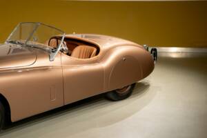 Image 14/50 of Jaguar XK 120 OTS (1952)