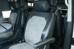 Image 24/50 of Volkswagen T6 Multivan 2.0 TDI (2020)