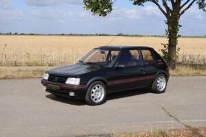 Obraz 28/56 pojazdu Peugeot 205 GTi 1.9 (1991)