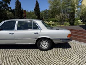 Imagen 15/42 de Mercedes-Benz 450 SEL 6,9 (1975)