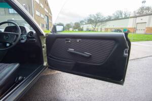 Image 15/30 de Mercedes-Benz 280 CE (1980)