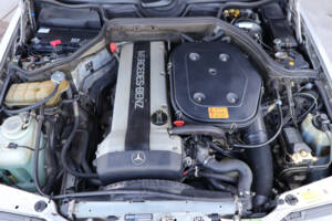 Image 8/39 of Mercedes-Benz 300 CE-24 (1992)